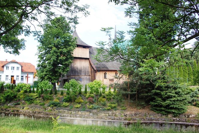 To dawna wieś szlachecka w Małopolsce. Kiedyś należała do zakonników z Krakowa