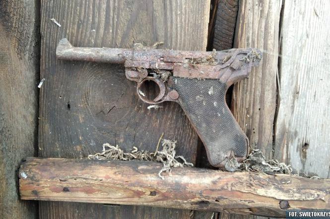 Szydłów: Broń z czasów II wojny światowej znaleziona w stodole!