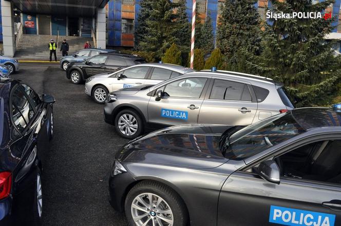 Tym jeździ śląska policja! Policjanci z Katowic pochwalili się samochodami [ZDJĘCIA]