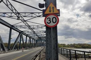 Mimo remontu - most Piłsudskiego nadal przejezdny. Od jutra (13 maja) kolejne zmiany [ZDJĘCIA]