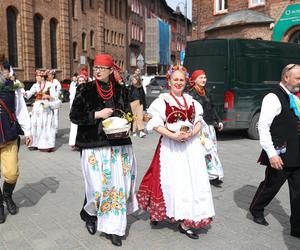 Święcenie pokarmów na Nikiszowcu