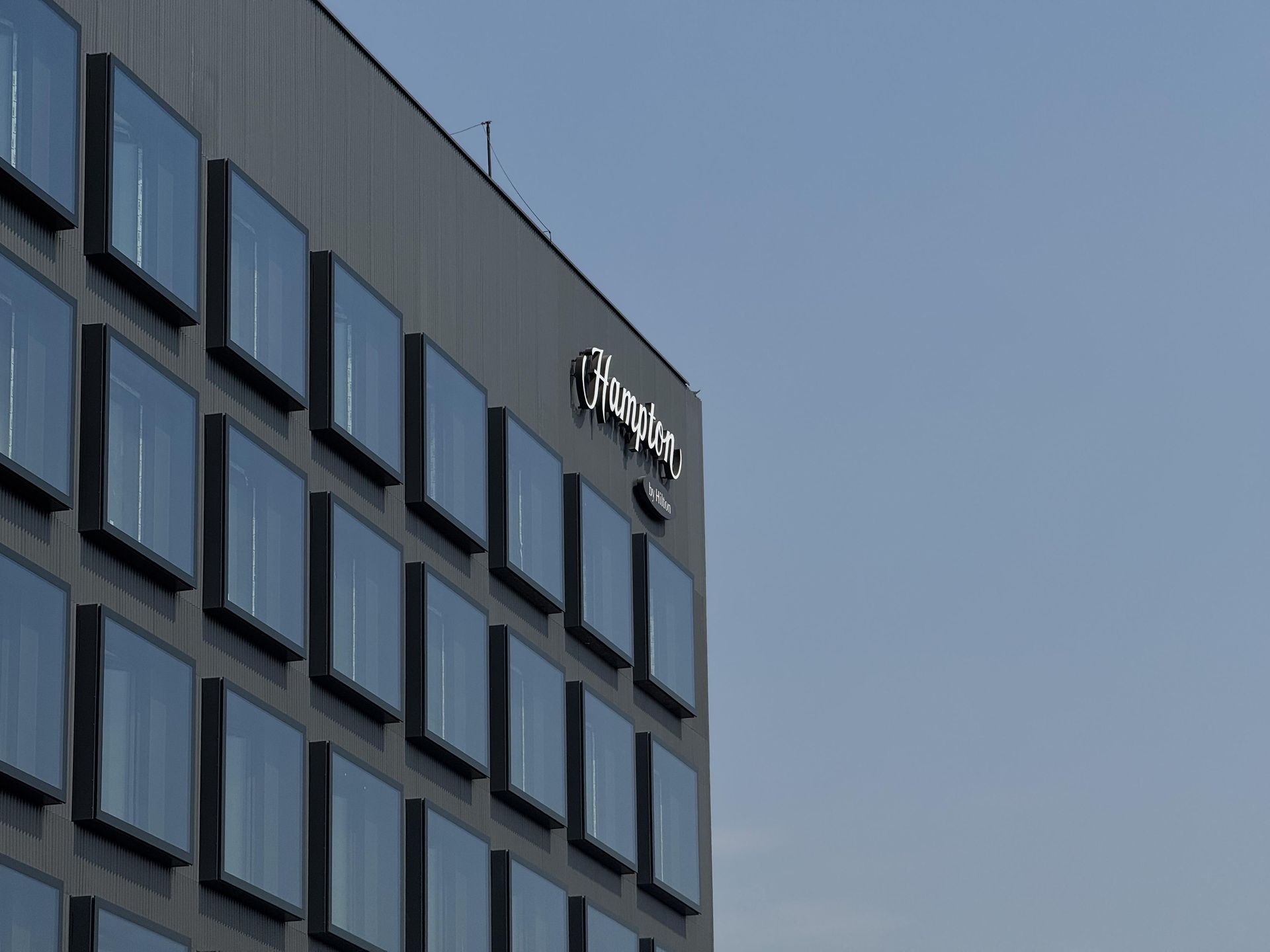 Hampton by Hilton Wrocław Airport pokazał, jak będą wyglądały pokoje w obiekcie