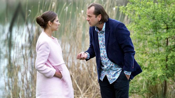 Barwy szczęścia odc. 1919. Regina Czapla (Kamila Kamińska), Borys (Jakub Wieczorek)