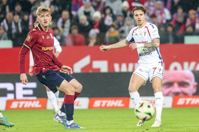 Orkiestra górnicza zagrała jak za dawnych lat, Górnik Zabrze również. Lech Poznań na kolanach