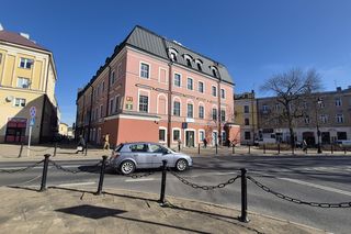 Wybudowany w w połowie XVII wieku zdobi centrum Lublina. Historia Pałacu Parysów