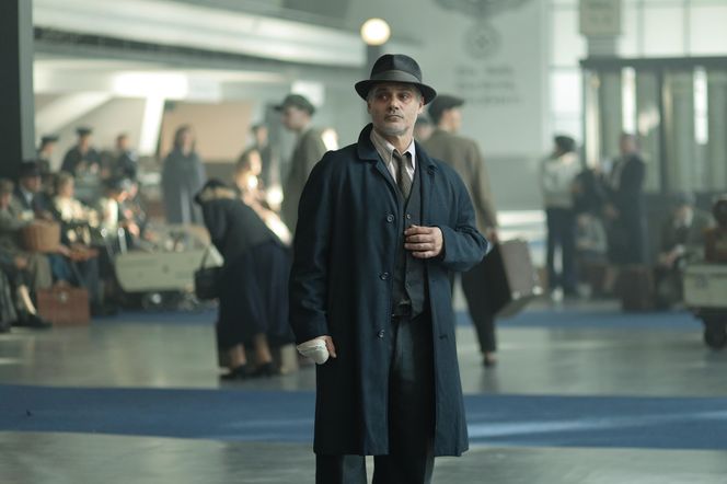 Zatoka szpiegów 2 sezon odc. 4.  Janusz Redliński (Jan Wieczorkowski)