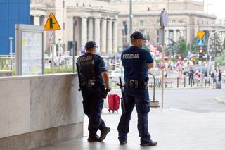 Zakaz noszenia broni w całej Warszawie! Kiedy obowiązuje i kto będzie z niego zwolniony?