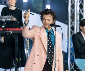 Nowa miłość Harry’ego Stylesa?! Te ujęcia nie pozostawiają złudzeń