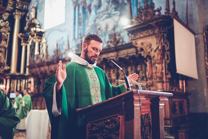 Jakub Strzelecki był aktorem, a został duchownym. Przyjął imię Tobiasz