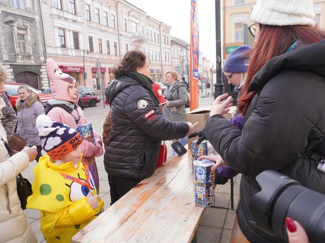 33. Finał Wielkiej Orkiestry Świątecznej Pomocy. Dziennikarze Radia ESKA rozgrzewają Tarnów pysznym żurkiem!