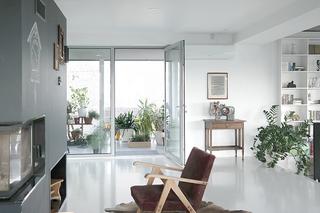 Metamorfoza domu-kostki z lat 60. w Łaziskach Górnych (woj. śląskie)