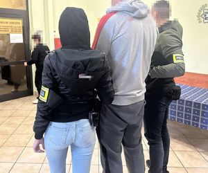 Kibol zerwał ubranie z kobiety. Zostawił ją w samej bieliźnie