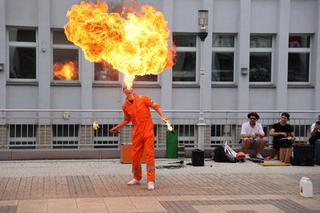 Pokaz iluzji, zianie ogniem i spektakl aerialowy. W Plazie w Lublinie poczuliśmy przedsmak Carnavalu Sztukmistrzów! [ZDJĘCIA] 