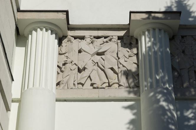 Figury retoryczne.  Warszawska rzeźba architektoniczna 1918-1970