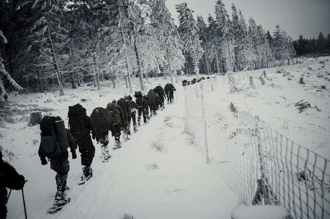 Zimowe szkolenie podkarpackich terytorialsów. Śnieg i mróz im niestraszne [ZDJĘCIA]  