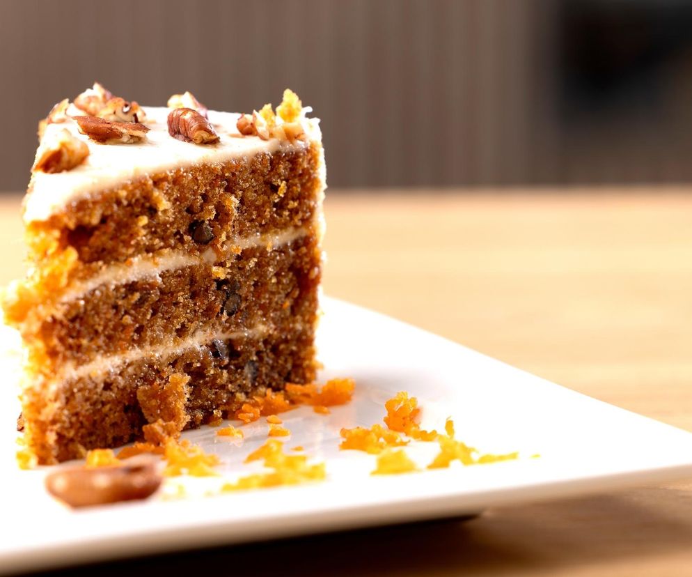 To ciasto cię w sobie rozkocha. Pyszne, wilgotne ciasto marchewkowe zachwyci kubki smakowe
