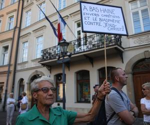 „Stop Obrażaniu Katolików”. Protest w Krakowie po inauguracji IO