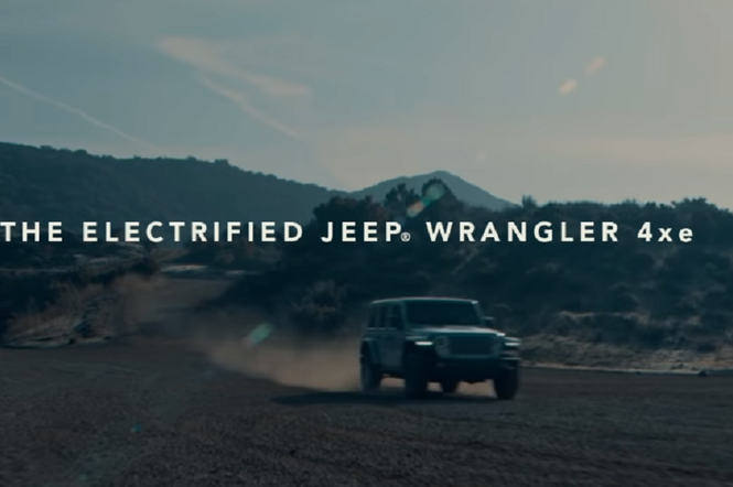 Hybrydowy Jeep Wangler 4xe próbuje odwrócić uwagę od premiery nowego Forda Bronco