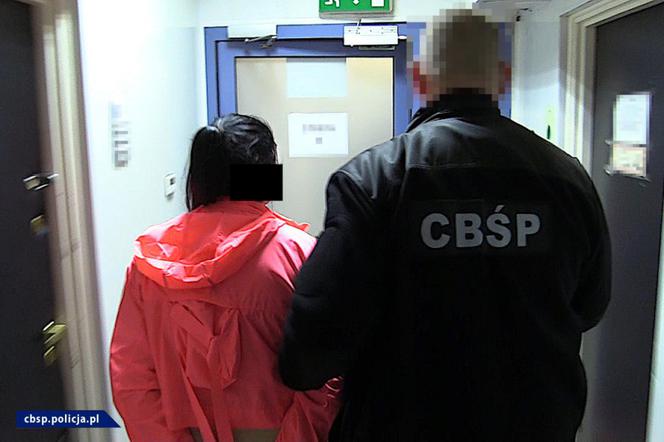 Akcja CBŚP: Rozbito gang, który wywoził kobiety za granicę. Judith i jej pobratymcy zarabiali na cudzym nierządzie [ZDJĘCIA]