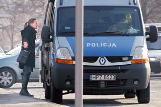 Isabel krzyczy na policję