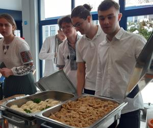 Ale było pysznie!  Studenci WSB NLU po raz kolejny zorganizowali International Cooking Day