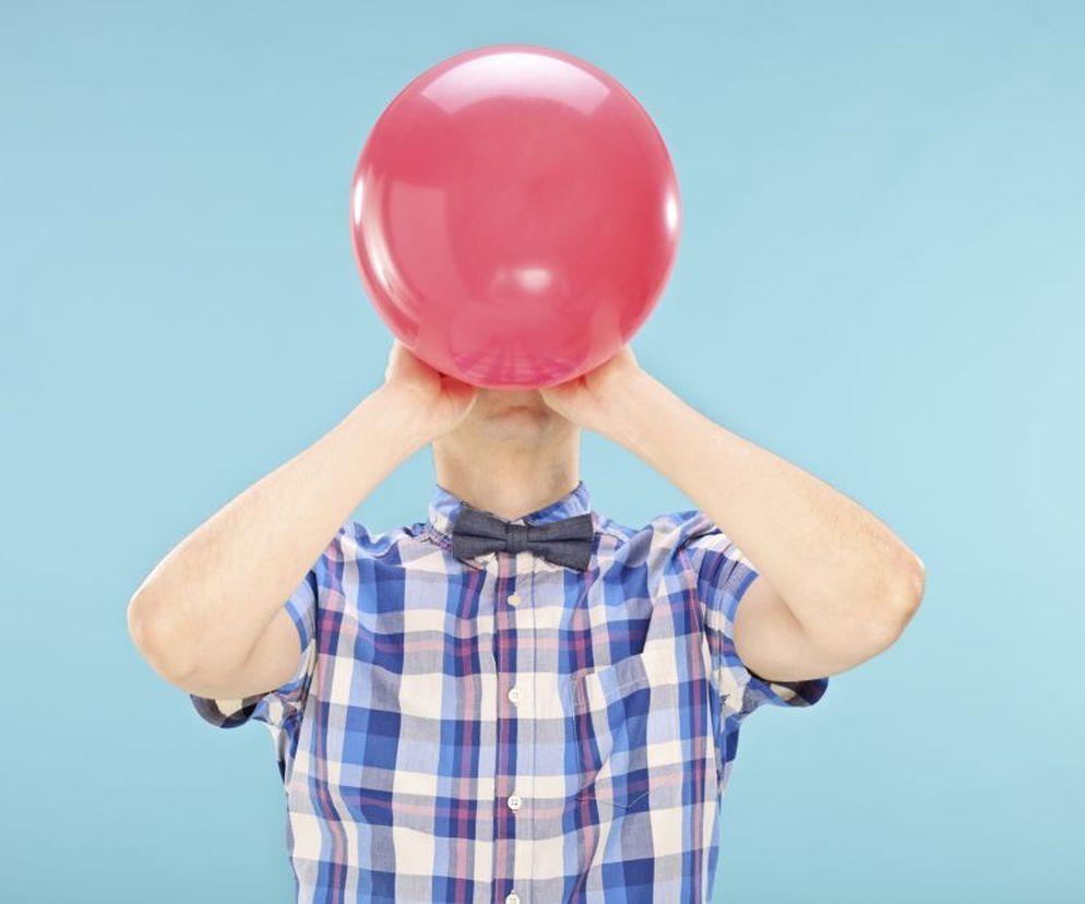 Pompowanie balona to jedno ze skutecznych ćwiczeń zwiększających pojemność płuc.