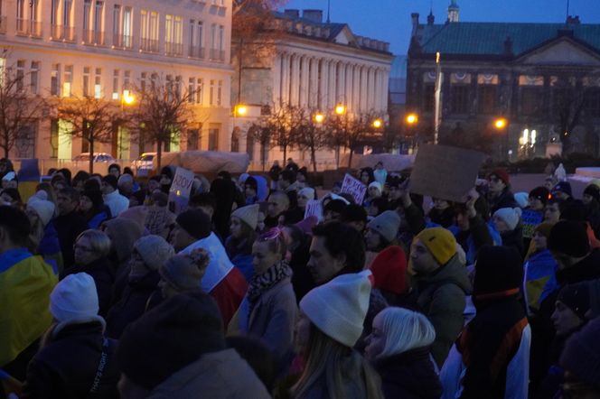 Manifestacja w trzecią rocznicę wybuchu wojny w Ukrainie