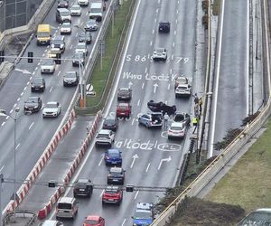 Dachowanie samochodu w Katowicach. Zamknięto tunel. Tworzy się zator w kierunku Sosnowca