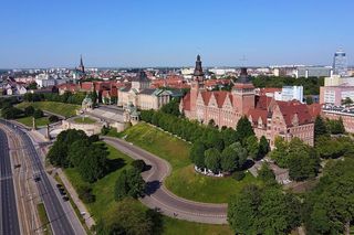 Politechnika Morska inauguruje rok akademicki. Utrudnienia w ruchu w centrum Szczecina