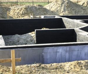 Uwaga na błędy! Czego wystrzegać się przy izolacji fundamentów?