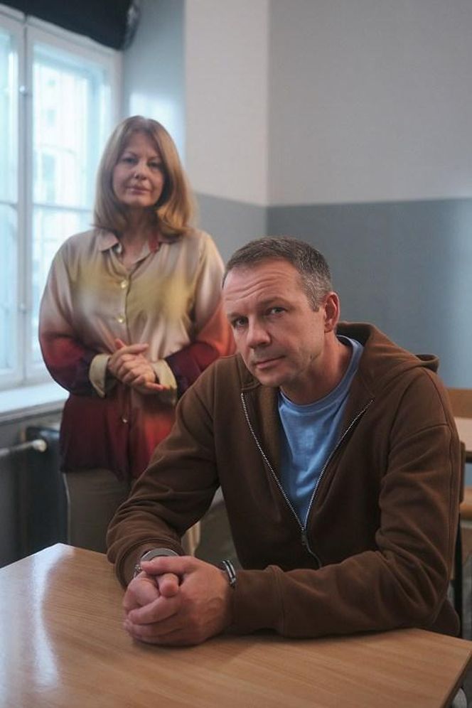 "Pierwsza miłość": Teresa nie potrafi się oprzeć Mateuszowi. Zgadza się na jego propozycję...