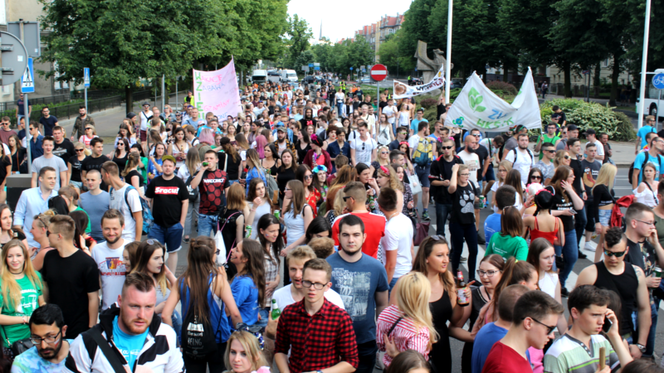 Korowód studentów przeszedł ulicami Szczecina