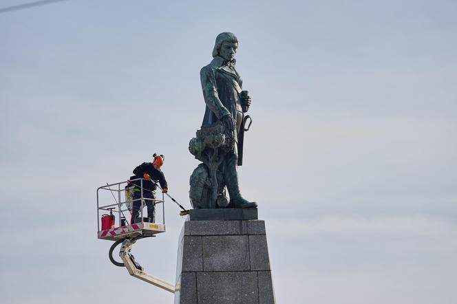 Pomnik Tadeusza Kościuszki na Placu Wolności w Łodzi będzie wyglądał jak nowy