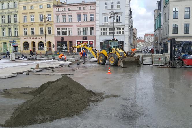 Stary Rynek w Bydgoszczy pięknieje w oczach. Zaglądamy na plac budowy! [ZDJĘCIA,