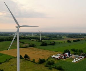 Ustawa wiatrakowa (10H) utknęła w Sejmie. Dom w pobliżu elektrowni wiatrowej - jakie odległości? 