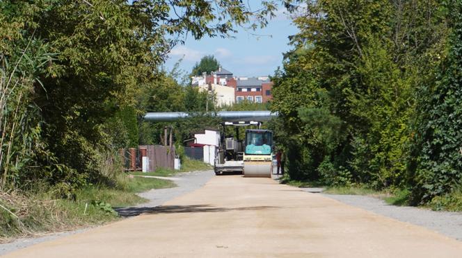 Na ulicę Wapienną wrócili drogowcy. Remont „nabiera” kształtu