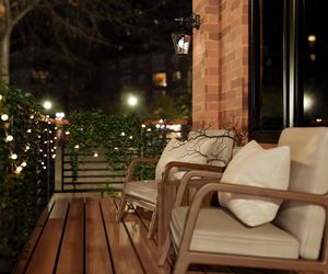 Balkon po zmroku