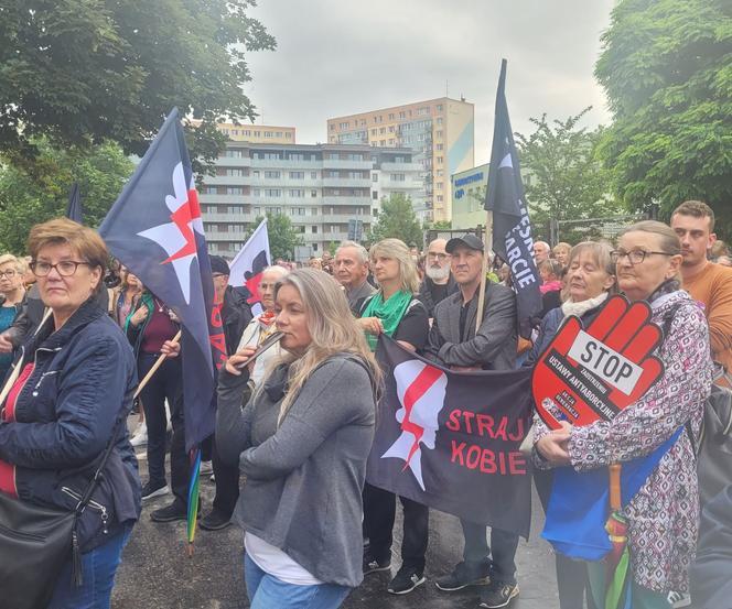 Protesty "Ani Jednej Więcej!" w całej Polsce. Kobiety wyszły na ulice po śmierci Doroty