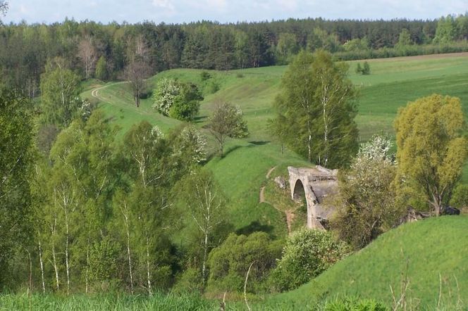 Zwalony most w Grądach Kruklaneckich