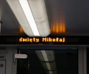 Mikołajkowy tramwaj przejechał przez Kraków