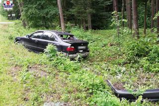 73-latek nie opanował BMW serii 5 i rozbił się na drzewie