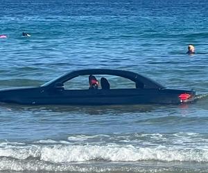 Auto w morzu 