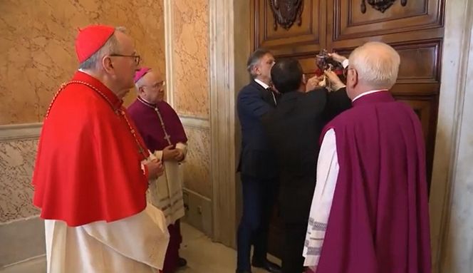 Opieczętowanie Papieskich Apartamentów