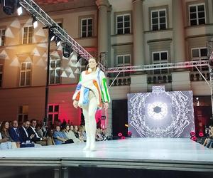 RADOM FASHION SHOW