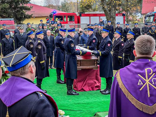 Pogrzeb Bartosza Błyskala. Strażak-nurek zginął podczas poszukiwań Grzegorza Borysa w Gdyni