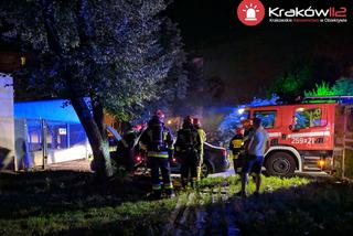 Pożar samochodu na os. Albertyńskim w Krakowie