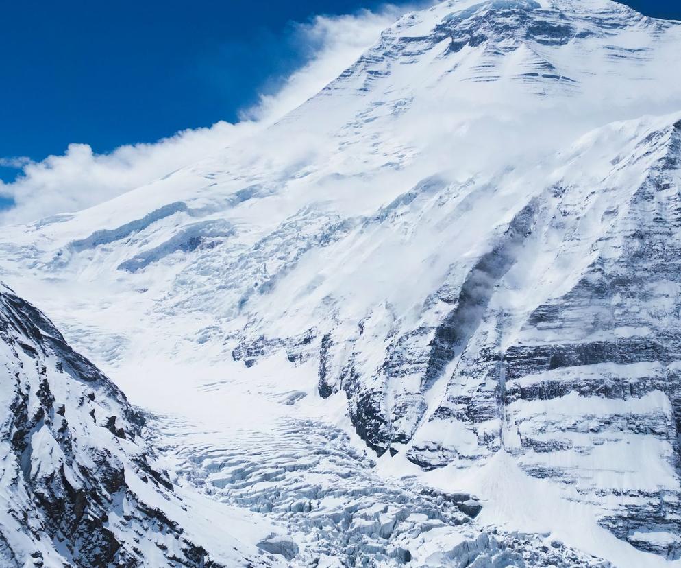 Bartek Ziemski zjechał na nartach z ośmiotysięcznika Dhaulagiri (8167 m n.p.m), wcześniej z Annapurny (8091 m n.p.m.) 