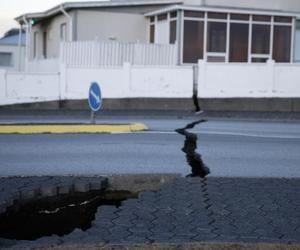 Kataklizm na Islandii! Pękają domy, dym wydobywa się z dziur w ulicy. Będzie eksplozja?