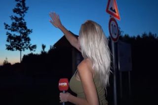 Karolina Pajączkowska na granicy polsko-niemieckiej