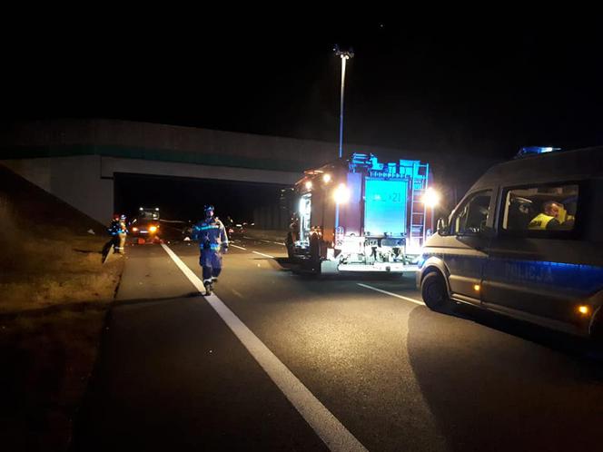Koszmarny wypadek w Brzozie, nie żyje jedna osoba, auto zmasakrowane!